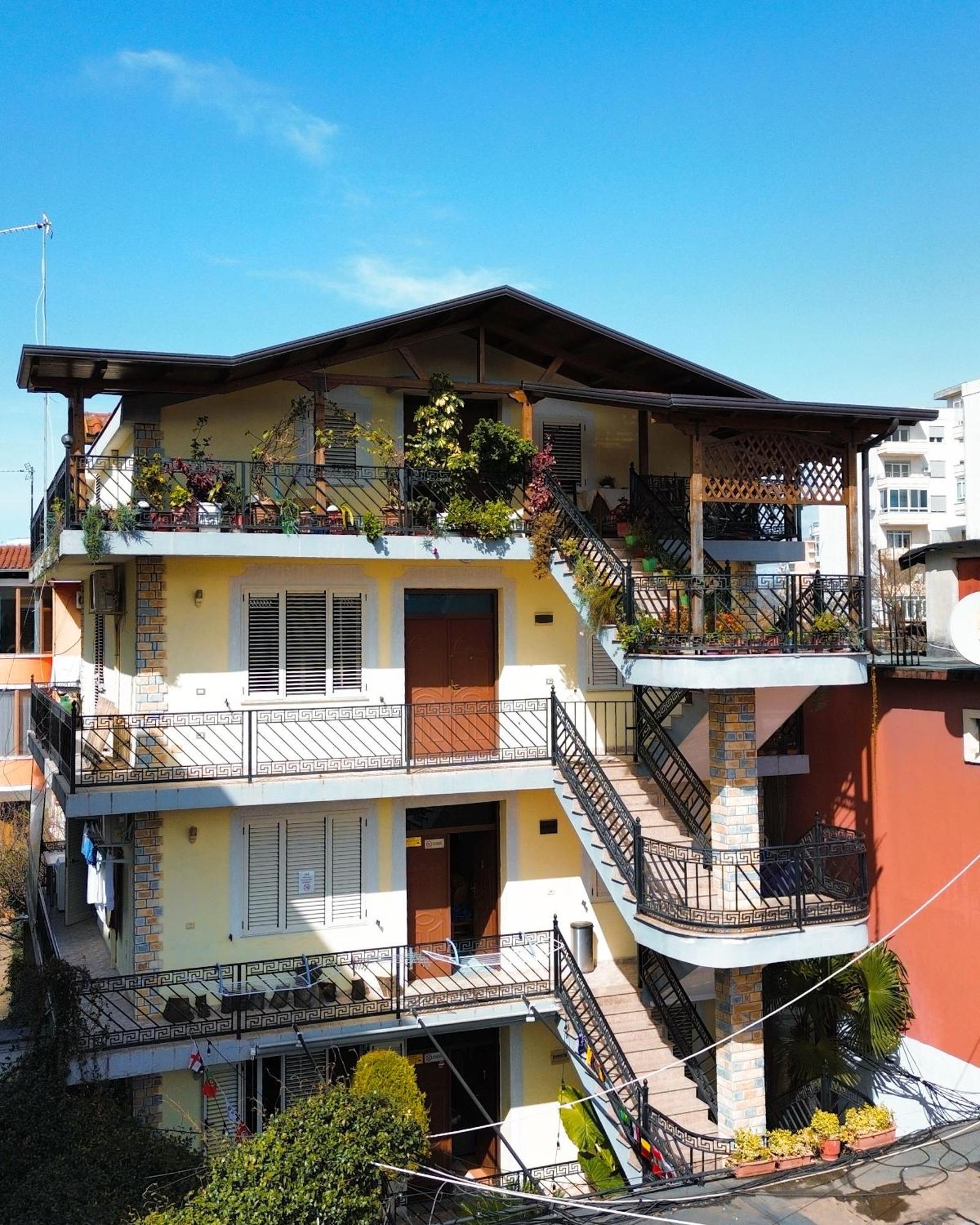 Shkodra Hostel & Day Tours エクステリア 写真